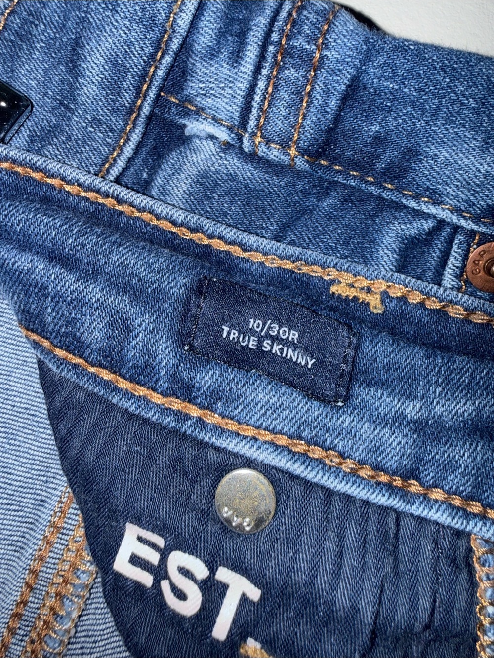 Gap True Skinny High-Rise Jeans in Medium Indigo - Picture 2 of 5